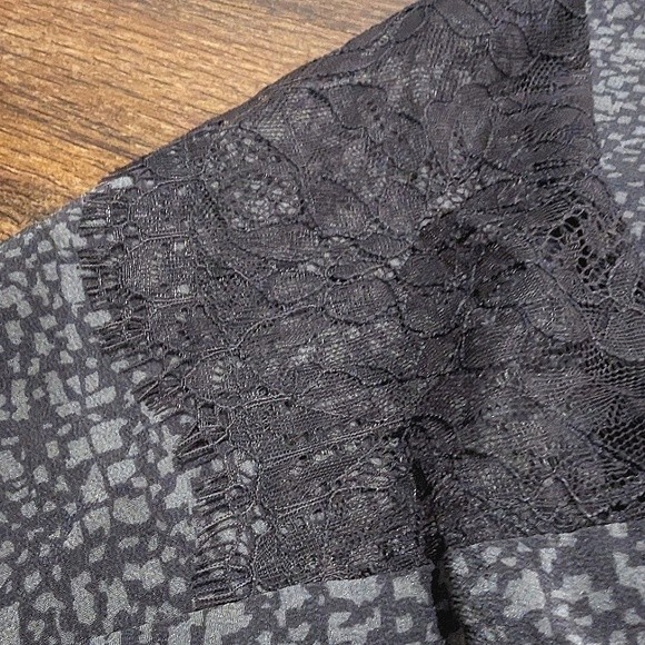 Gold Hawk Silk Gray Loose Fit Oversized Blouse Sleeve Top Lace Trim - Picture 3 of 10